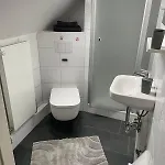 1 - Einzimmerwohnung Mit Kueche Und Bad *