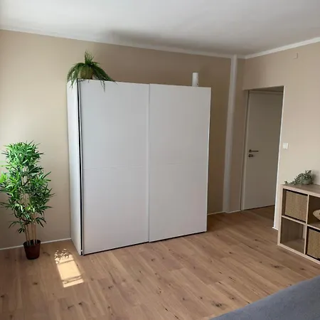 1 - Einzimmerwohnung Mit Kueche Und Bad