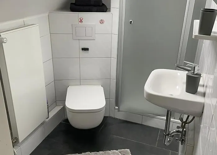 1 - Einzimmerwohnung Mit Kueche Und Bad *